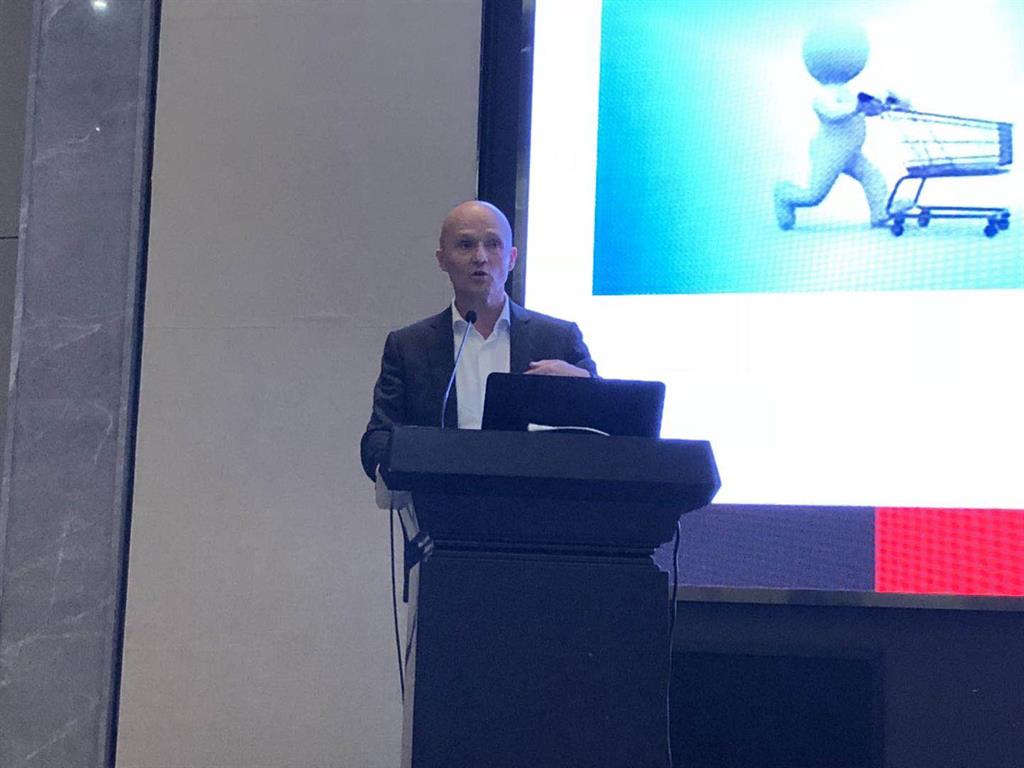 新型免燒制磚機