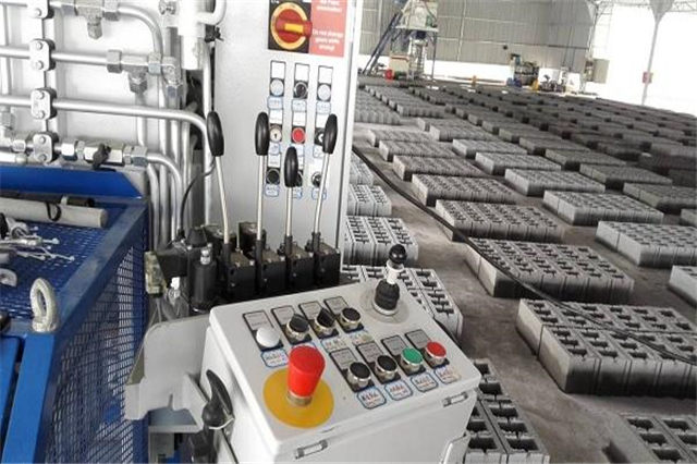 進口建筑垃圾制磚機