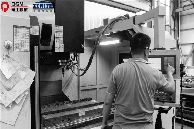 把握七大方法輕松玩轉全自動制磚機