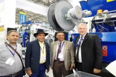 環(huán)保制磚機(jī)廠家泉工上海寶馬展訂單絡(luò)繹不絕！