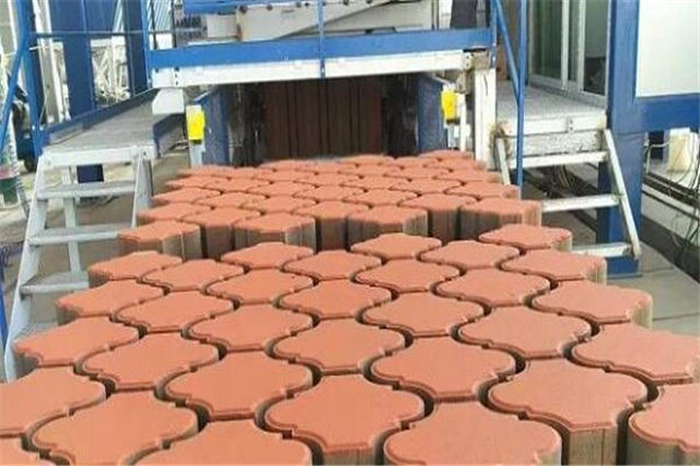 混凝土成型設備