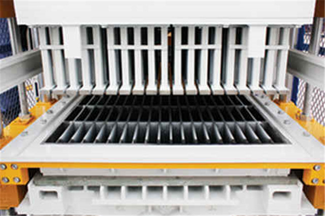 彩色路面磚設(shè)備的智能化體現(xiàn)在哪？