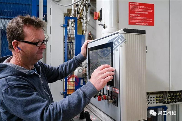 新式制磚機(jī) 