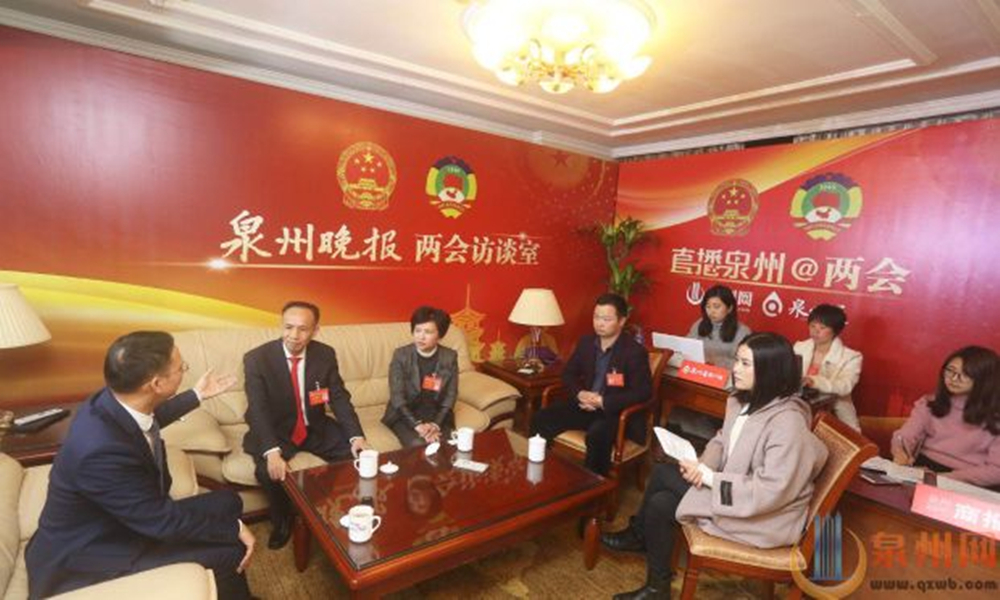 水泥磚機生產(chǎn)線廠家做客“直播泉州”兩會訪談室!