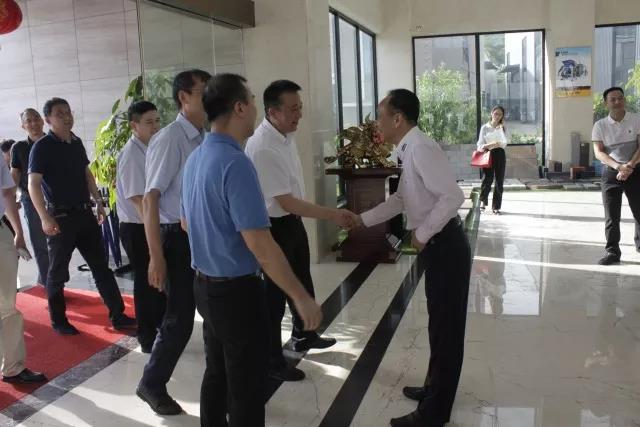 環保透水磚機哪家好？-看服務型制造示范企業泉工股份